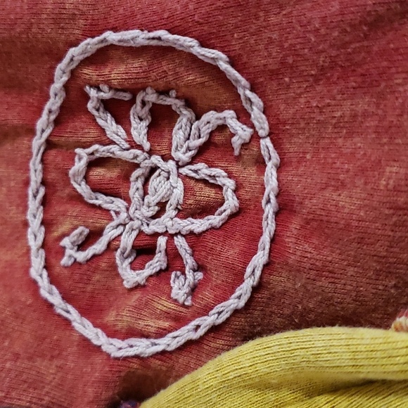 Greater Good Netwok. Colorful Oversize Sweatshirt. Decorative Embroidery Size 3X - Picture 6 of 14